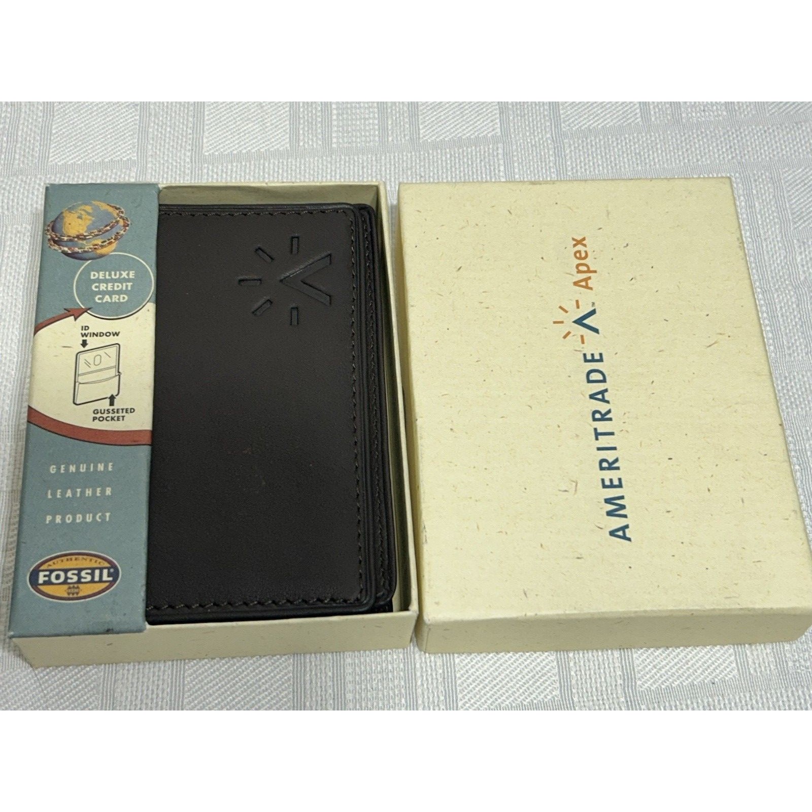 New! Fossil Bag Co. Mens Brown Leather Bi-Fold Deluxe Credit Card Wallet Belt
